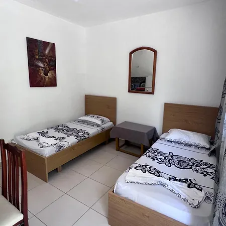 Casa de hóspedes Dhoma Pushimi ' Ergi ' *